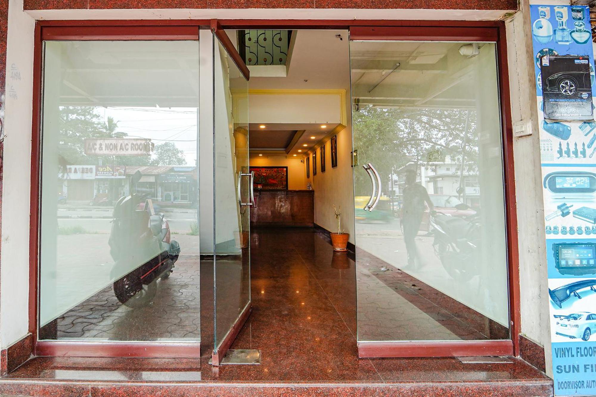 Fabexpress Majestic Inn Thiruvananthapuram Екстериор снимка
