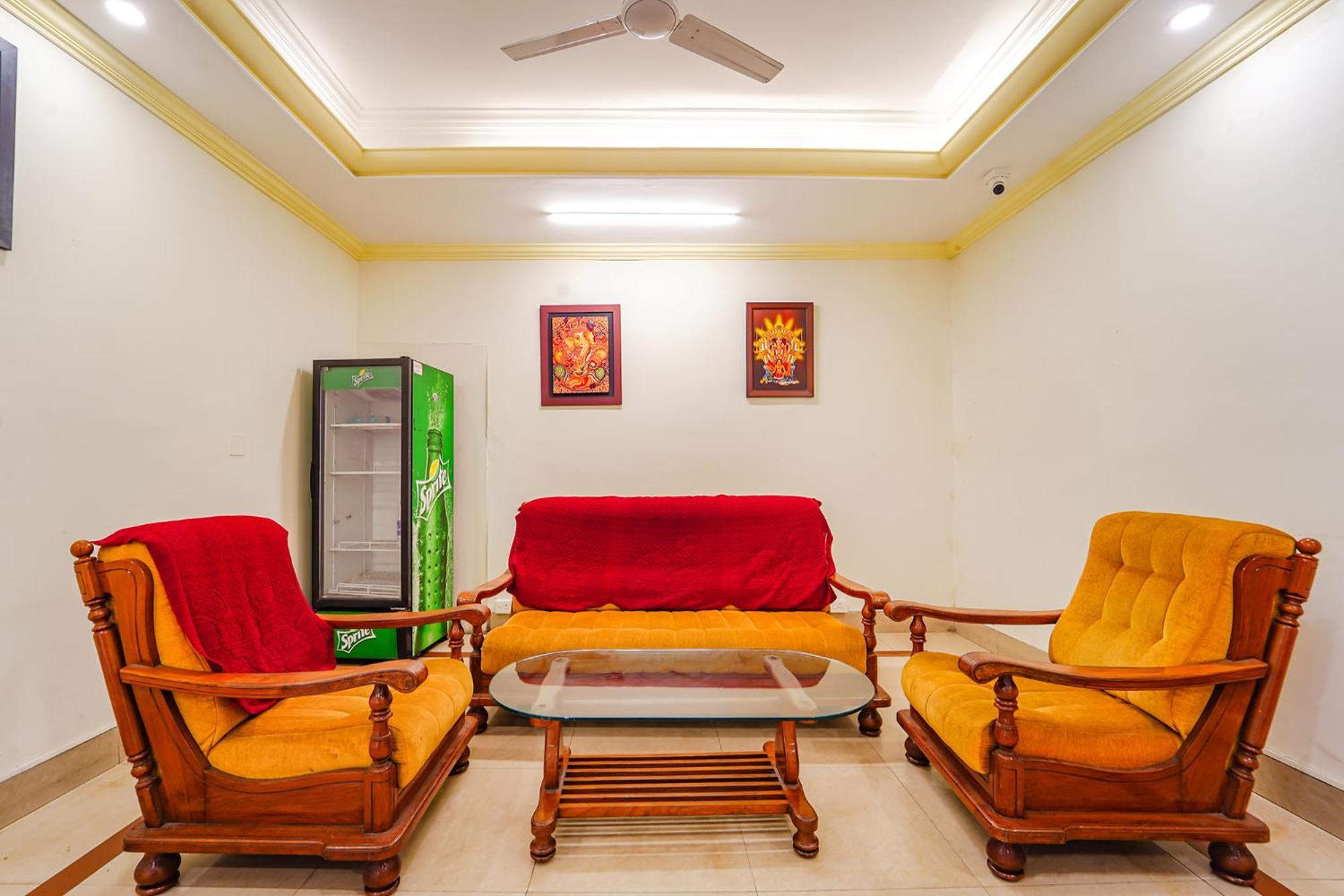 Fabexpress Majestic Inn Thiruvananthapuram Екстериор снимка